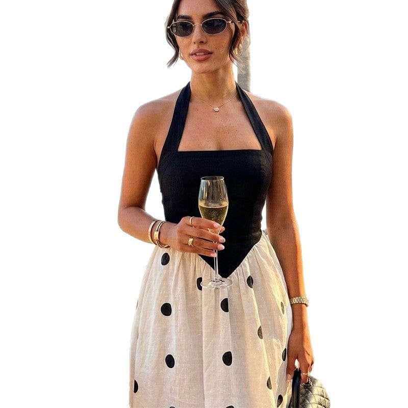 Classic Black-and-White Maxi Dress with a Modern Silhouette